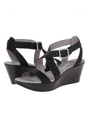 Tsubo Olivette Black Leather Wedge Sandal